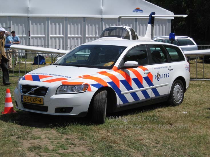 Image of a KLPD Volvo V50 patrolcar