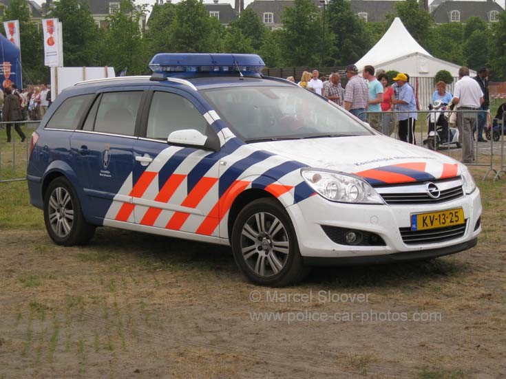 Opel Astra KV-13-25 Koninklijke Marechaussee