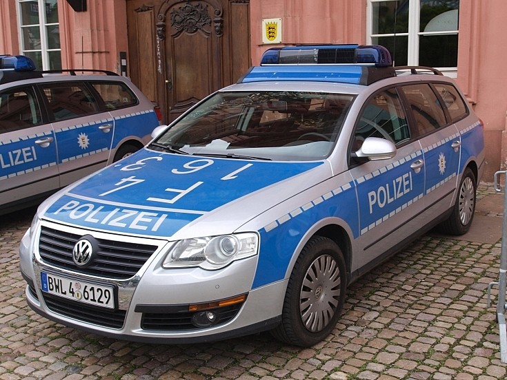 Polizei Volkswagen unit F4 163