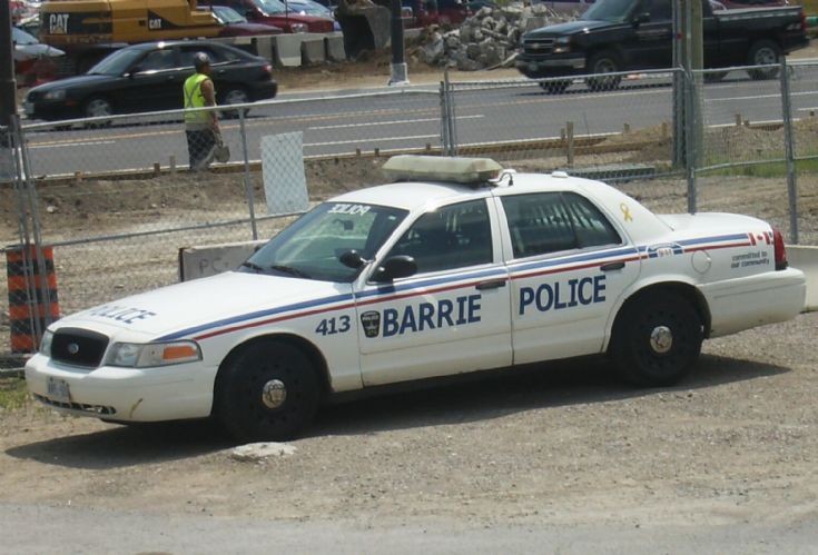 barrie police car