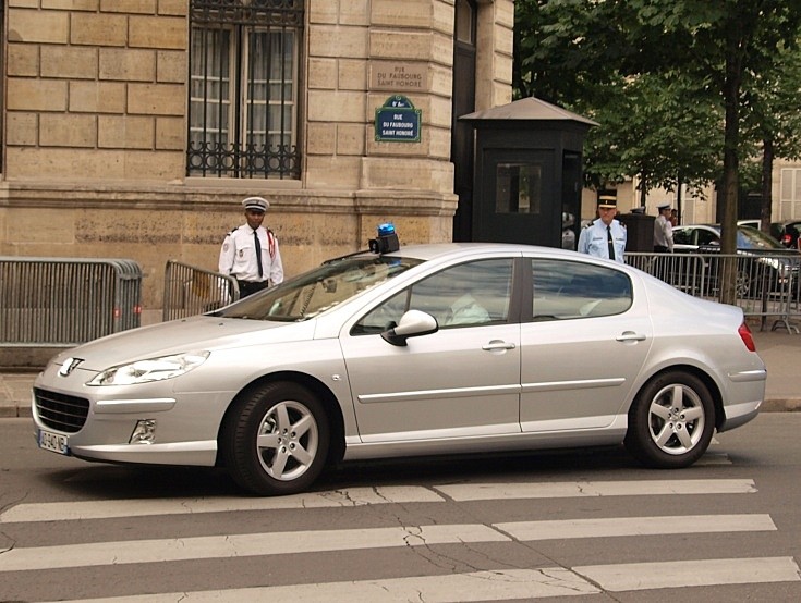 Unmarked Peugeot drawing attention