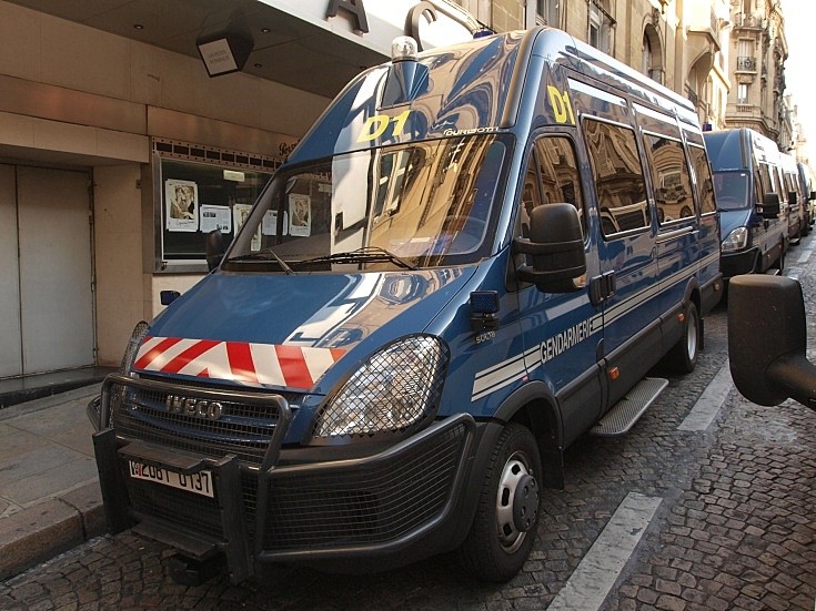 Iveco 50C18 police van