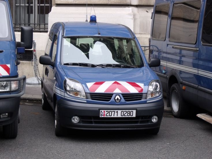 Gendarmerie Mobile Renault Kangoo in Paris.