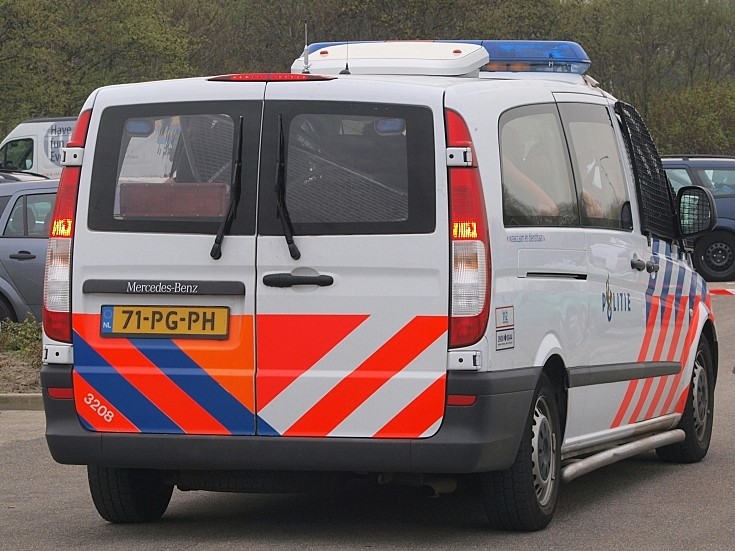 Mercedes Benz unit 3208