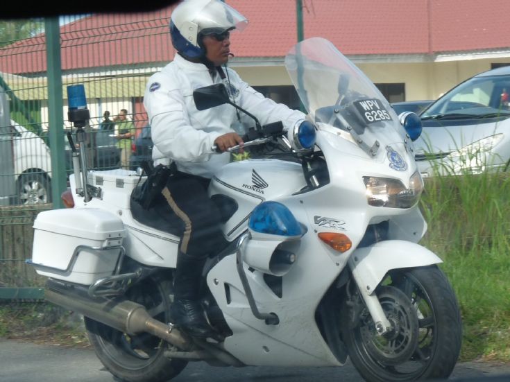 Honda vfr police bike #7
