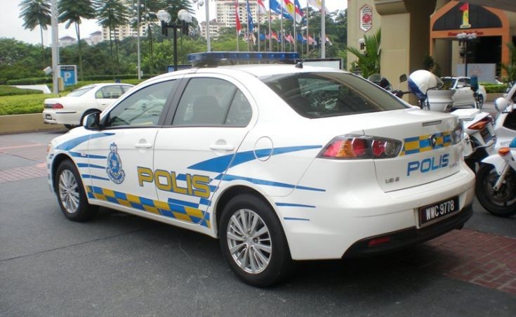 kereta control polis