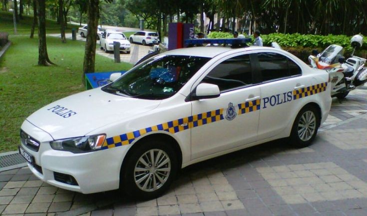 kereta control polis